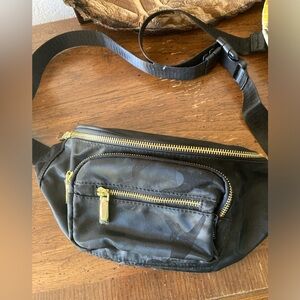 Previously loved Zorfin Fanny Pack